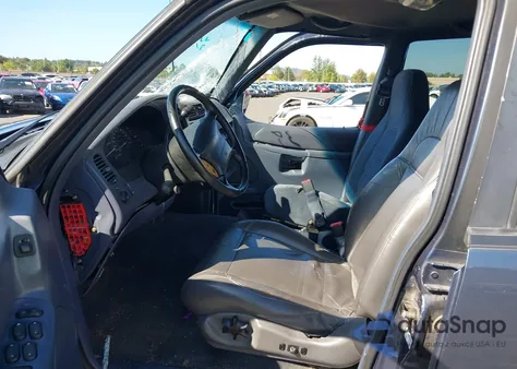 1998 Ford Explorer Eddie Bauer/Limited/Xl/Xlt from USA, damaged, VIN 1FMZU34X9WZA33714